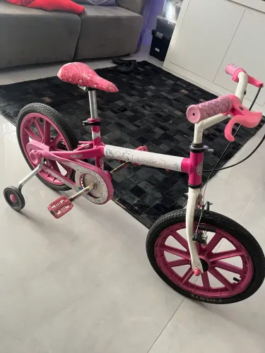 Bicicleta caloi Barbie aro 16