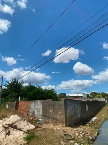 LOTE/TERRENO AMPLO NO BAIRRO ININGA.