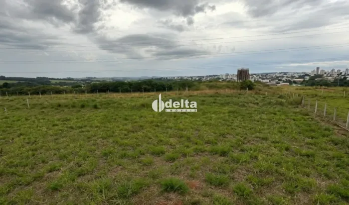 Terreno em condomínio disponível para venda no bairro Jardim Sul em Uberlândia-MG
