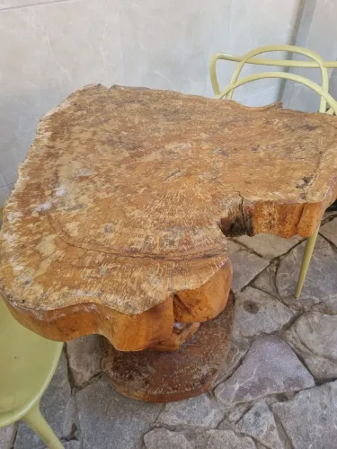 Mesa em.madeira rústica 