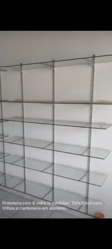 Prateleiras de vidro