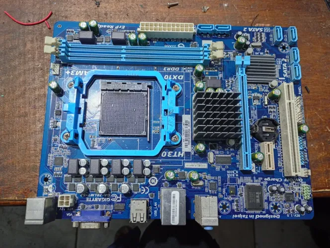 Placa mãe Gigabyte AMD AM3+ DDR3 para FX