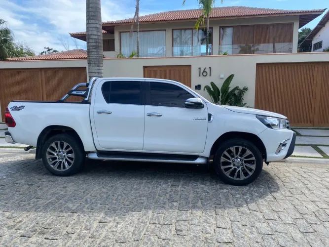 Toyota Hilux CD SRV 4X2 2.7 Flex 16V Aut. 2017