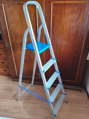Escada de alumínio 5 degraus 