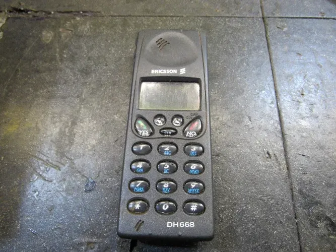 Celular Antigo Ericsson DH668
