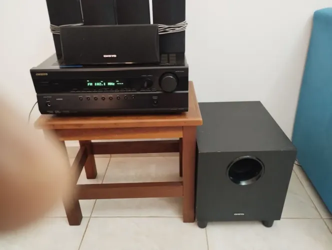 Receiver Onkyo HT-R370 C/ Caixas