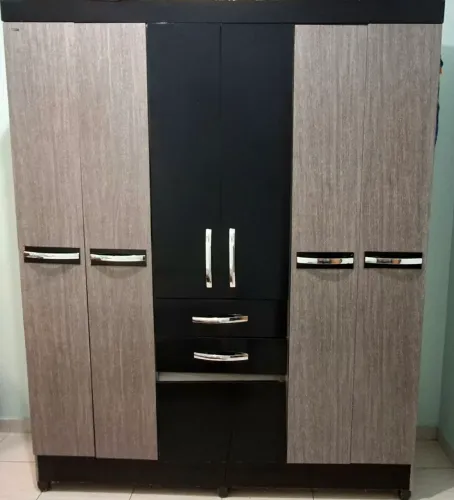 Guarda Roupa Preto/Cinza em Ótimo estado. (Aceito Propostas)