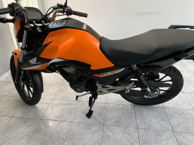 Troco em carro. Que seja o mesmo valor em parcelas pagas aceito negociação