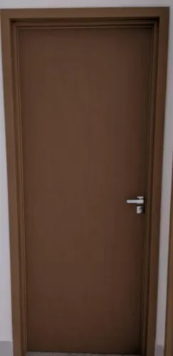 Vendo essa porta completa com portal e trinco. Medida: 2.10 x 80