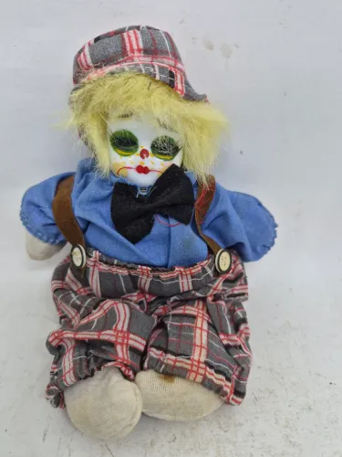 Palhaço em porcelana.