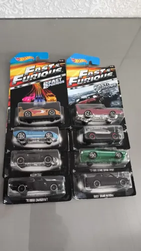Set hot Wheels velozes e furiosos 8 miniaturas