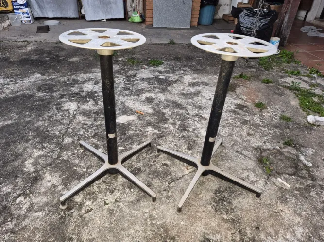 2 pés de mesa de alumínio fundido!