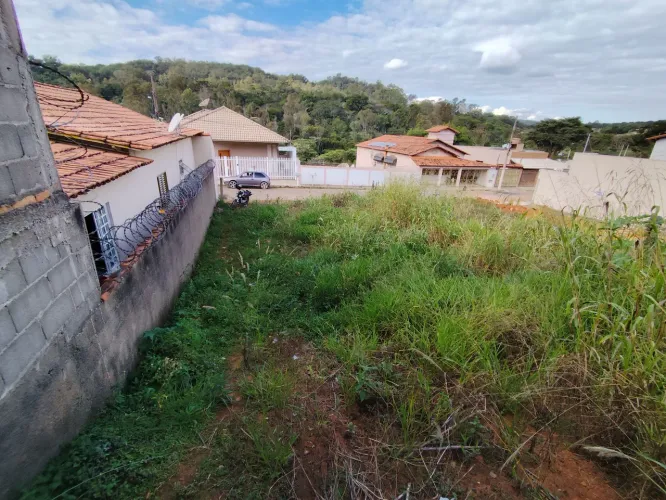 Lote em Candeias - atrás da vila Vicentina