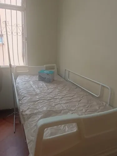Cama hospitalar com colchão