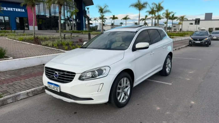 Volvo XC 60 D-5 Momentum 2.4 AWD Diesel 5P 2017