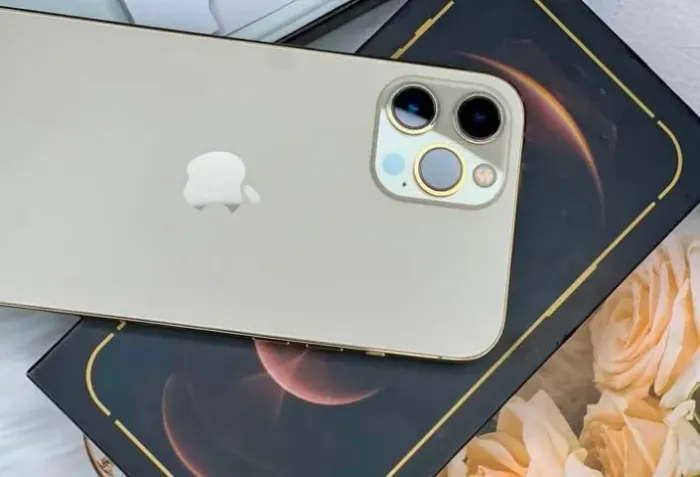 Iphone 12 pro max excelente, para uso