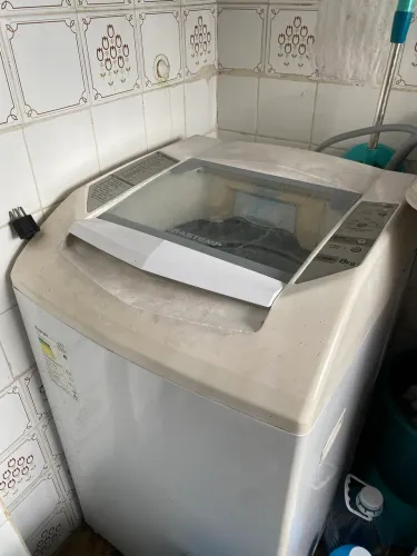 Máquina de lavar roupas 