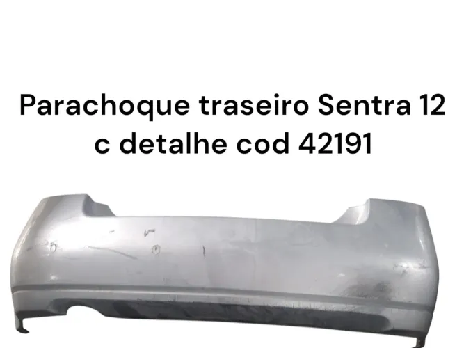 Parachoque traseiro Sentra com detalhe 