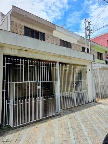 Sobrado em São Caetano do Sul: Casa à venda no Olímpico com 3 quartos, 2 banheiros e 2 vag