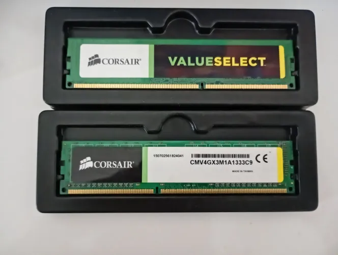 VENDO 2 MEMÓRIAS 4G Original CORSAIR