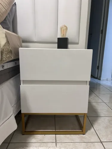 Mesa de cabeceira branca