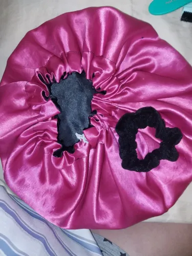 Touca de cetim rosa choque e elástico de cabelo antifriz 