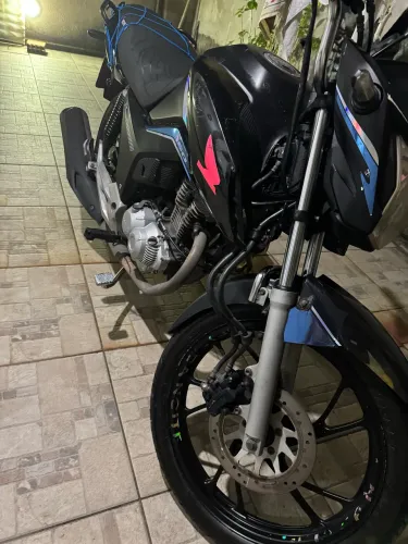 Vendo moto 2023