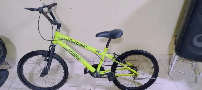 Bicicleta so com algumas vezes usada