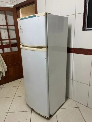 Geladeira Consul CRD36 Duplex em Bom Estado