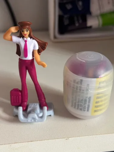 Barbie profissões kinder ovo - Pilota de avião 