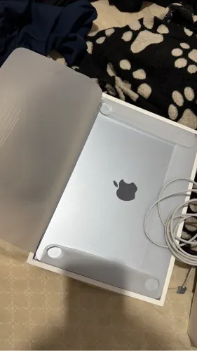 Macbook Air M4 (42 Ciclos de bateria, 16/256GB)