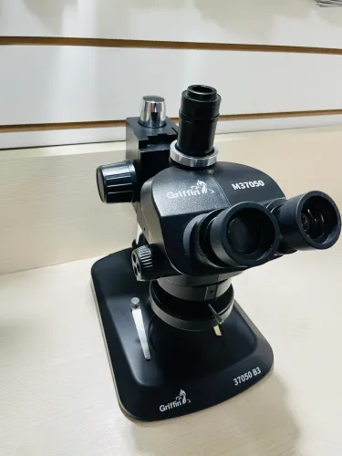 Microscópio Griffin mais fonte digital de bancada 