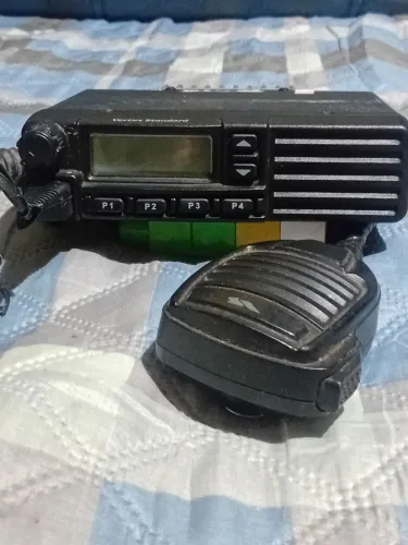 Vendo este rádio amador pra peças ou conserto leia a descrição 