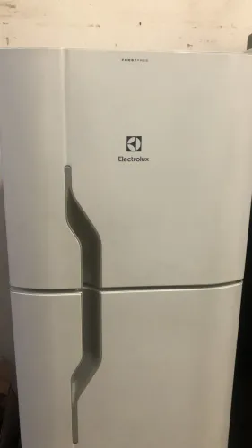 Geladeira Electrolux DF35A frost free