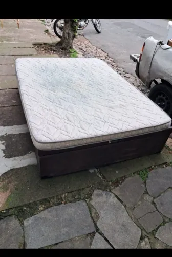 Cama casal baú