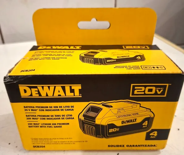 Bateria DeWalt Original 20 Volts 4 Amperes 