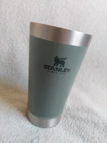 Copo Stanley c/tampa 