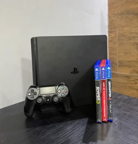 PS4 Slim - 1TB | + 3 Jogos