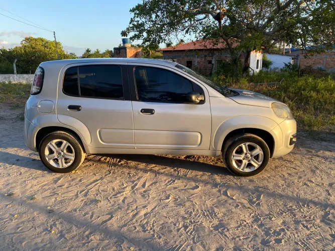 Fiat Uno Attractive 1.0 EVO Fire Flex 8V 5P 2016