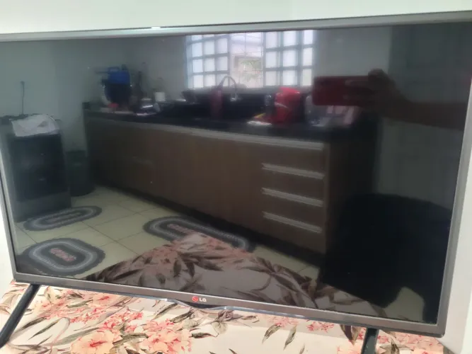 Vende se cama e TV, falar com Peterson *