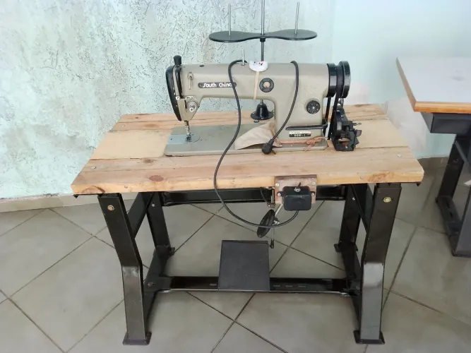 Máquina costura Reta Industrial