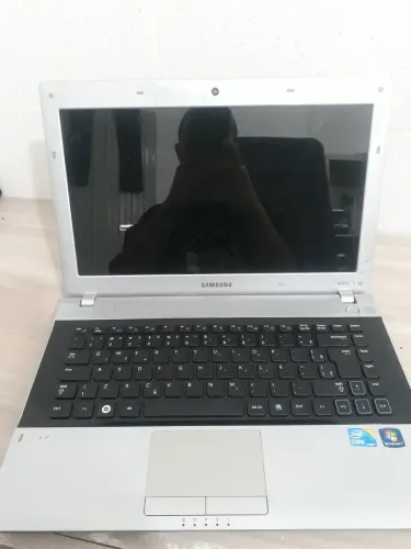 Notebook Samsung i3 zerado mas não ligou.