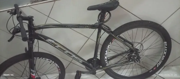 Vendo uma bicicleta nova 