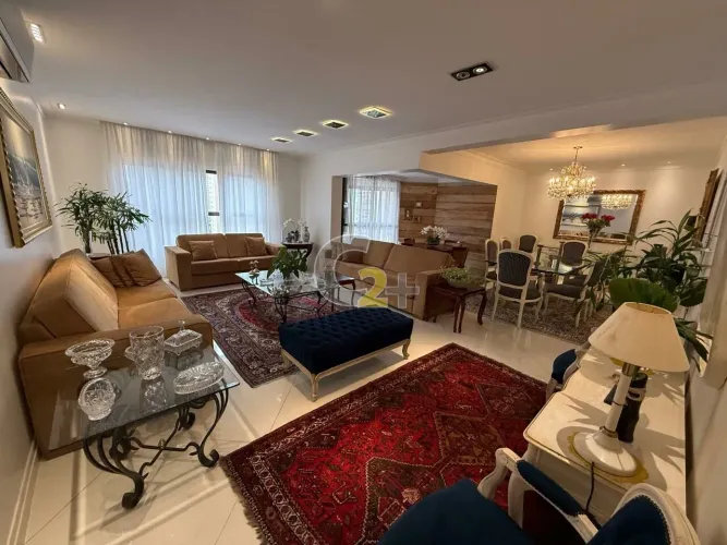 Apartamento mobiliado à venda no Tatuapé com 4 suítes e 4 vagas de garagem