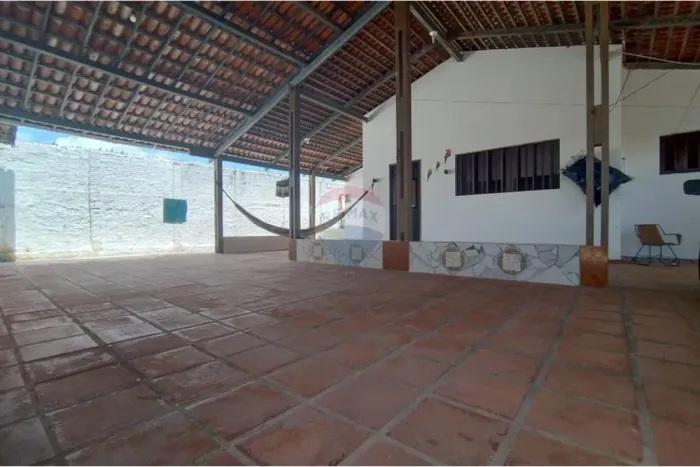 Oportunidade Única na Redinha  Casa Ampla com Área Gourmet, Garagem e Duas Kitnets! FINANC
