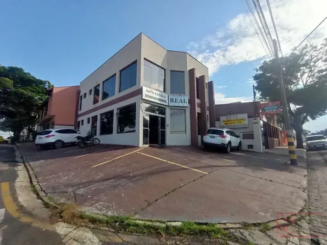 Sala Comercial em VILA QUEIROZ