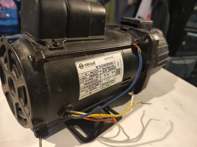 Bomba Dancor AP-2R 1/2 CV Motor Hercules (Com Defeito / Para Conserto ou Peças)