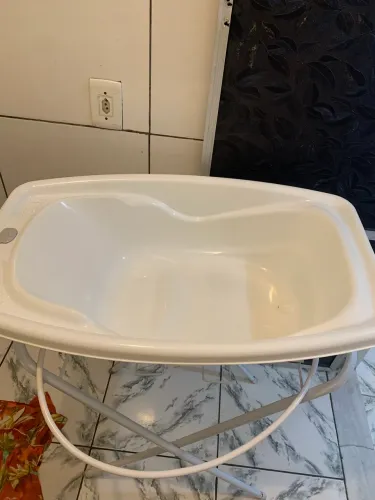 Banheira de bebê com suporte 25 litros