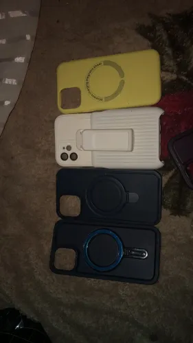 vendo capinha de iphone 11, leia a legenda