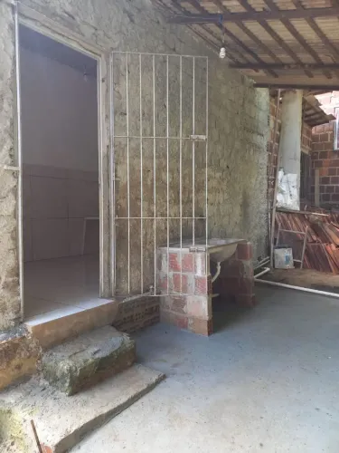 ALUGO QUARTO